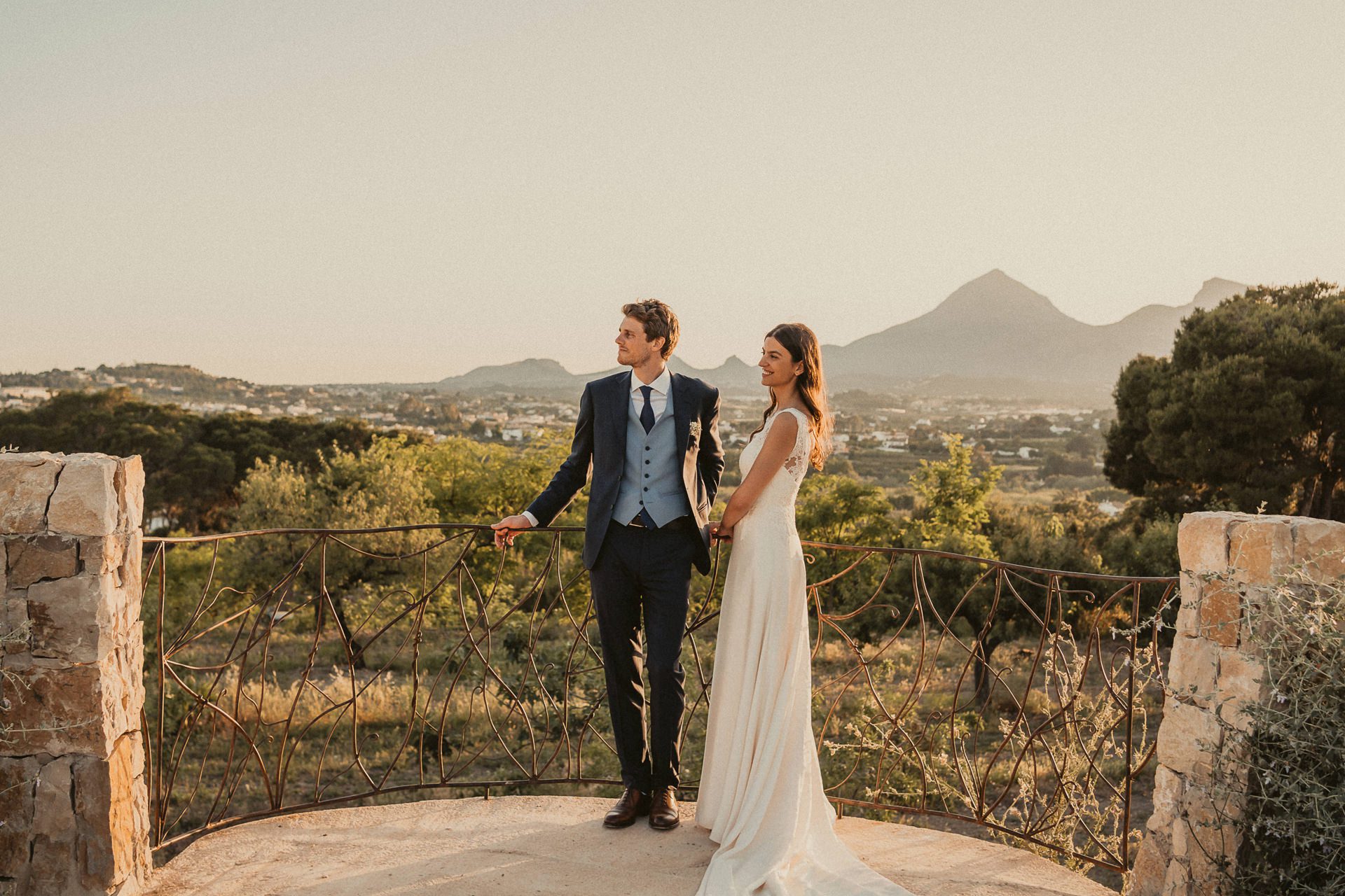 Laura & Romain | Boda Francesa en Marques de Montemolar